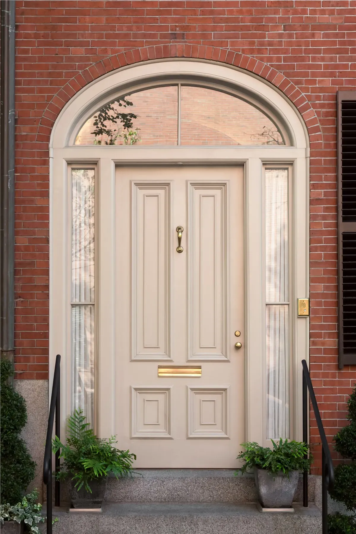 Our trained professionals can complete your door installation quickly and expertly.